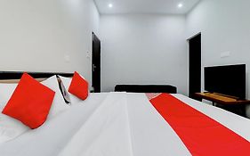 Kamboj Palace 3*